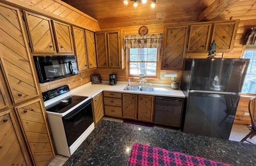 Nekoosa Cabin | Premier Cabin Retreat <2 miles to Sand Valley Golf