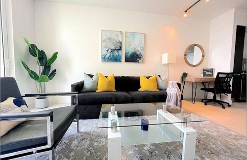Tarpon River Condo | PREMIER High Rise Condo in Downtown! Perfect for long stays!