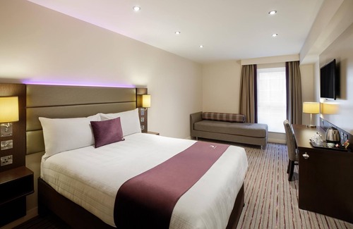 Birmingham Hotel | Premier Inn Birmingham City - Aston