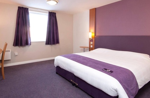 Maidstone Hotel | Premier Inn Maidstone - Sandling