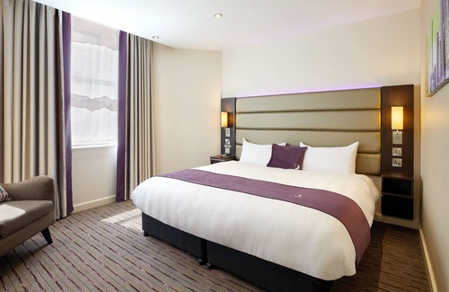 Nottingham City Centre Hotel | Premier Inn Nottingham Arena - London Road