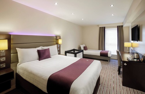 Nottingham City Centre Hotel | Premier Inn Nottingham Arena - London Road