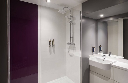 Portsmouth Hotel | Premier Inn Southsea