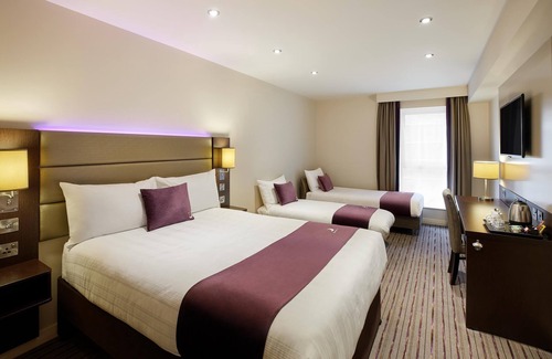 Warrington Hotel | Premier Inn Warrington - A49/M62 J9
