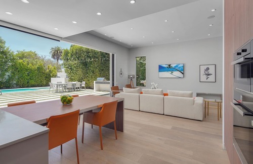 Beverly Grove House | Premier Modern West Hollywood Gated Villa with 4 Bedrooms, Pool & Rooftop Views