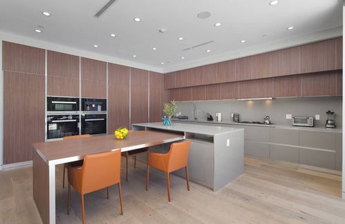 Beverly Grove House | Premier Modern West Hollywood Gated Villa with 4 Bedrooms, Pool & Rooftop Views