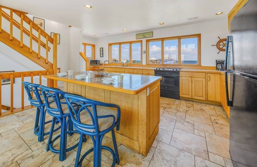 Frisco House | Premier Oceanfront w/Pool, Hot Tub, Game Room, Theater, Tiki Bar. Surf's Up!