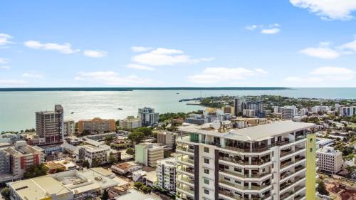 Darwin City Centre Apartment | Premier Penthouse Serene Harbour Views BBQ & Pool