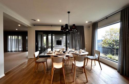 Mambourin House | Premier room in the west of Melbourne