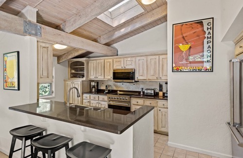 Aspen Condo | Premier Ski-In/Ski-Out Retreat | At Shadow Mtn Lift, Hot Tub Access, Cozy Fireplace, Aspen Slopesid