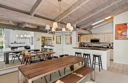 Aspen Condo | Premier Ski-In/Ski-Out Retreat | At Shadow Mtn Lift, Hot Tub Access, Cozy Fireplace, Aspen Slopesid