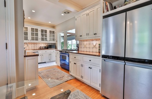 Woodstock House | Premier Woodstock Village Riverfront Home