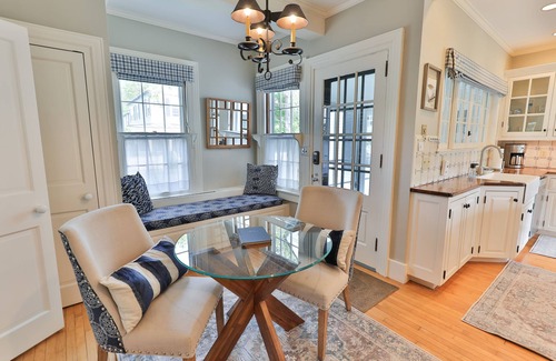 Woodstock House | Premier Woodstock Village Riverfront Home