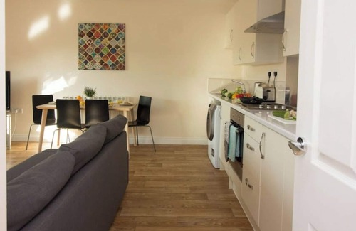 Southampton City Centre Apartment | Premiere Serviced Accommodation - 17