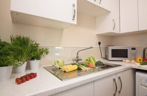 Southampton City Centre Apartment | Premiere Serviced Accommodation - 17