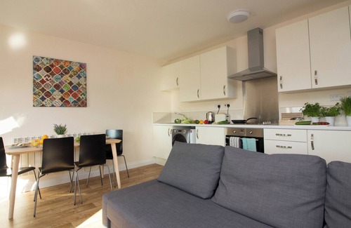 Southampton City Centre Apartment | Premiere Serviced Accommodation - 17