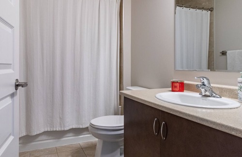 Halton Regional Municipality Condo | Premium 1 Bed w/Rental Car, WiFi, Netflix and Prime Included