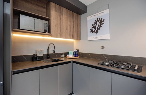 San Diego Apartment | Premium 1BR Apt with Jacuzzi & A/C in El Poblado