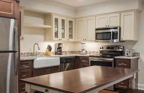 Williamsburg Resort | Premium 2 Bedroom at Bluegreen Patrick Henry Square - in Colonial Williamsburg!