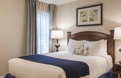 Williamsburg Resort | Premium 2 Bedroom at Bluegreen Patrick Henry Square - in Colonial Williamsburg!