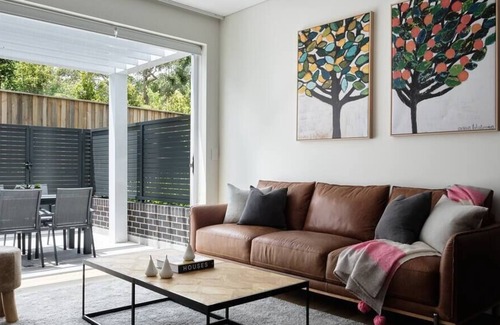 Pymble House | Premium 3 Bed Family Townhouse | Parking | BBQ area