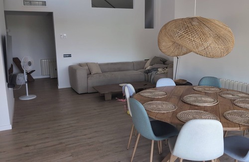 Santa Susanna Villa | Premium 3-bedroom villa with WiFi and AC in fabulous Santa Susanna