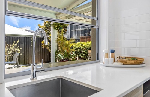Peregian Beach House | Premium 4-Bed Coastal Escape with BBQ and Pool
