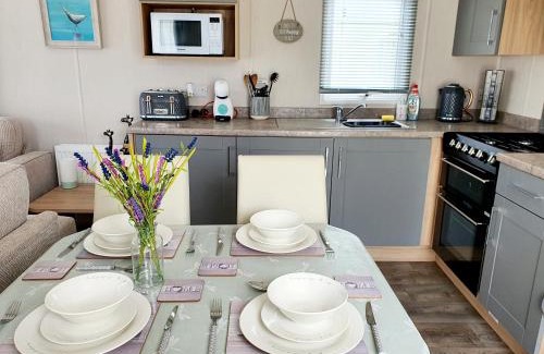Ingoldmells House | Premium accommodation with luxury HOT-TUB and decking area, near Fantasy Island
