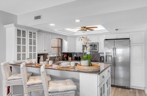 Clearwater Beach Condo | Premium Beachfront, Spectacular Views, Walk to Pier 60, Free Parking! ~ 201 Surfside