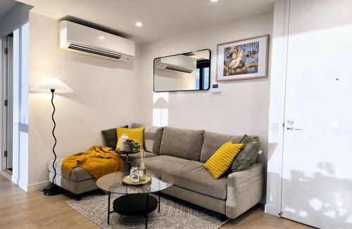 Spring Hill Apartment | Premium City Escape-Stunning Skyline Views