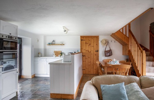 Hartland Cottage | Premium Cottage with Sea View Wistaria Cottage at Downe Cottages
