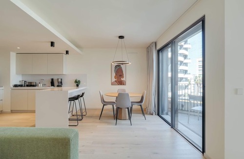 Parque das Nacoes Apartment | Premium Flat w/Balcony and Pool by HostWise