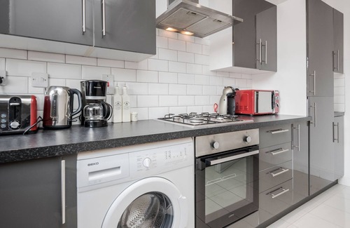 Canary Wharf Apartment | Premium High Ceiling Georgian Luxury Apartment with Parking in Canary Wharf LDN
