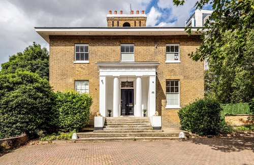 Canary Wharf Apartment | Premium High Ceiling Georgian Luxury Apartment with Parking in Canary Wharf LDN