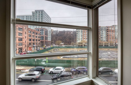 Hoboken Apartment | Premium Hoboken 2BR w/Gym, Pool & Lounge, near waterfront, by Blueground