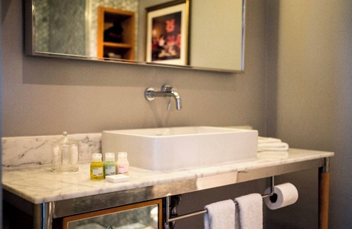 Hollywood Hotel | Premium Hollywood Experience – Poolside Stay | Experience Universal Studio