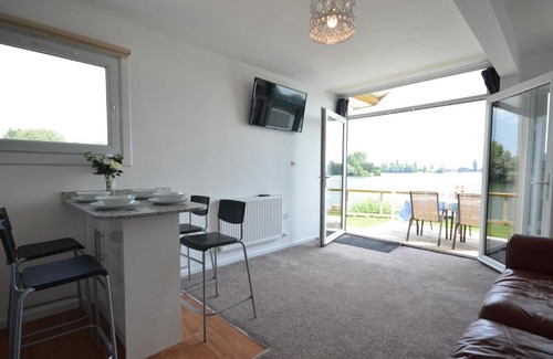 Westhampnett House | Premium Lake Lodges