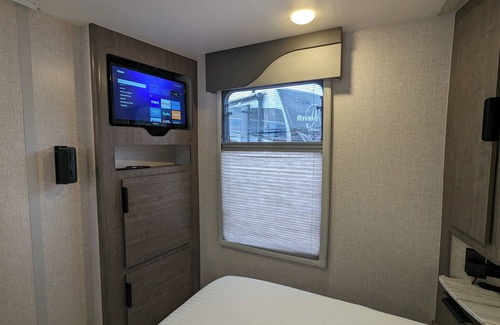 Gravois Mills House | Premium Lakefront RV & Golf Cart Experience