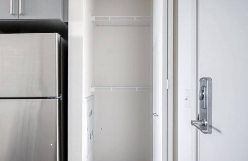 Logan Square Apartment | Premium Logan Square 1BR w/Roof Deck & Gym, 1 block to L, by Blueground