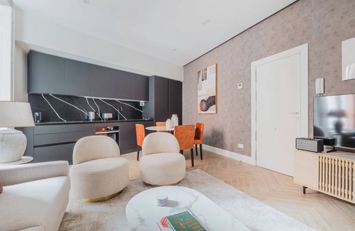 Barrio de La Latina Apartment | Premium Palacio 2BR, Furnished w/Washer & A/C, by Blueground