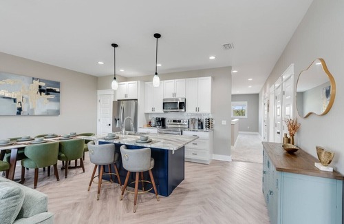 Upper Grand Lagoon Apartment | Premium Retreat w/Pickleball Court