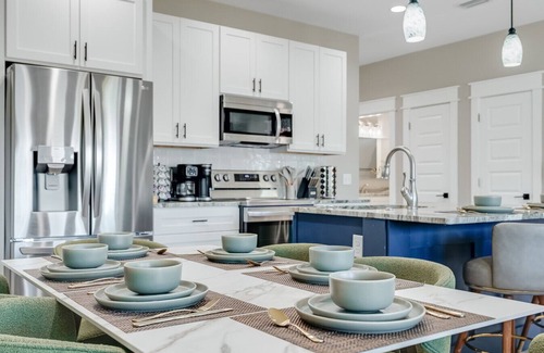 Upper Grand Lagoon Apartment | Premium Retreat w/Pickleball Court