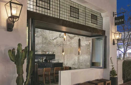 Santa Barbara Hotel | Premium Room with Private Balcony and Lounge! Downtown Location
