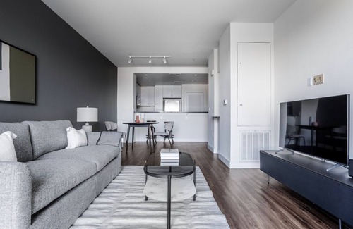Santa Clara Apartment | Premium Santa Clara 1BR w/Gym, Pool & W/D, nr tech HQs, by Blueground