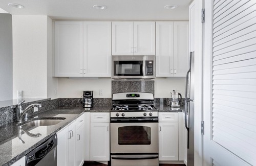 Santa Clara Apartment | Premium Santa Clara 1BR w/Gym, Pool & W/D, nr tech HQs, by Blueground