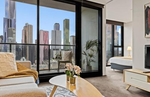 Melbourne Central Business District Apartment | Premium Skyline View APT at Heart of CBD