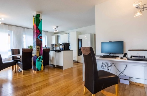 Eschersheim Apartment | Premium Smart Home, Huge Garden, Media Streaming