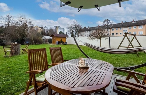 Eschersheim Apartment | Premium Smart Home, Huge Garden, Media Streaming