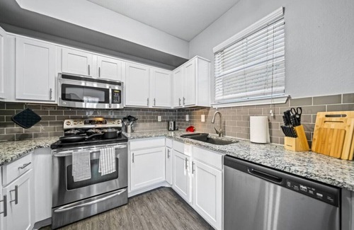 Fossil Creek Apartment | Premium Stay 2BR 2BA Apartment with Modern Comforts
