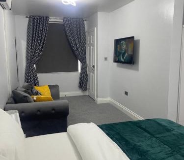 Heaton Apartment | Premium studio flat rental